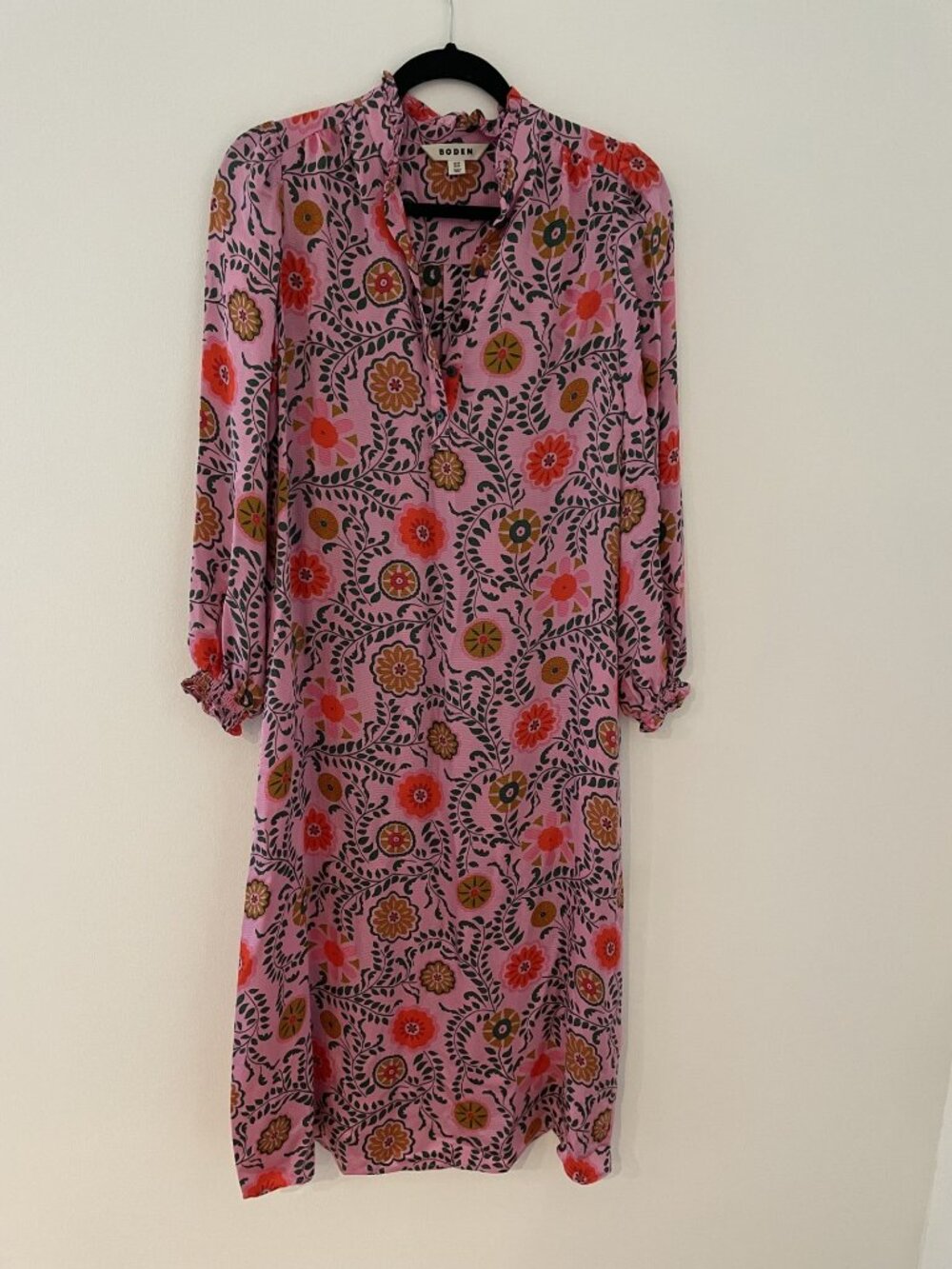 Boden women's maxi dress (48 inches length), long sleeve, v-neck, Size 2P, Pink